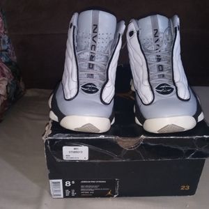 JORDAN Pro Strong (8.5 size)